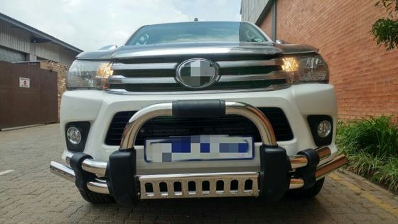 100%는 강력한 4X4 Bullbar의 도요타 Hilux Revo를 위한 앞범퍼 막대기를 시험했습니다