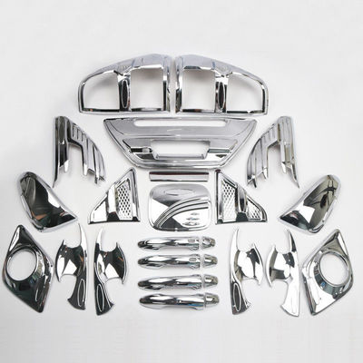 Eco Hilux Revo 2015+를 위한 친절한 플라스틱 차 Chrome 장비 짜개진 조각 그리고 까만 색깔