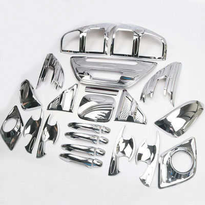 Eco Hilux Revo 2015+를 위한 친절한 플라스틱 차 Chrome 장비 짜개진 조각 그리고 까만 색깔